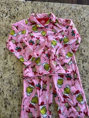 Kids pink Grinch pajama set